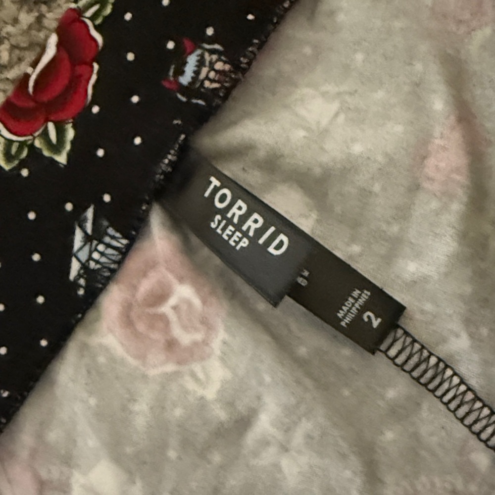 Torrid Pajama Pants She Devil with Dice Stars Hearts Diamonds Roses Plus Size 2 - Picture 2 of 6